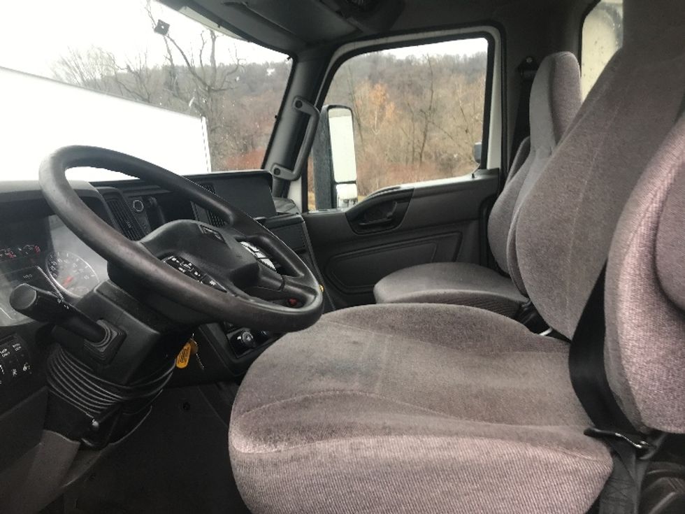 Day Cab Tractor-Heavy Duty Tractors-International-2019-RH613-Akron-OH-334,110\n\t\tmiles-$ 32,000 - Image 10