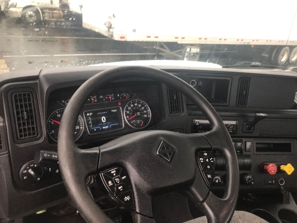 Day Cab Tractor-Heavy Duty Tractors-International-2019-RH613-Akron-OH-334,110\n\t\tmiles-$ 32,000 - Image 11