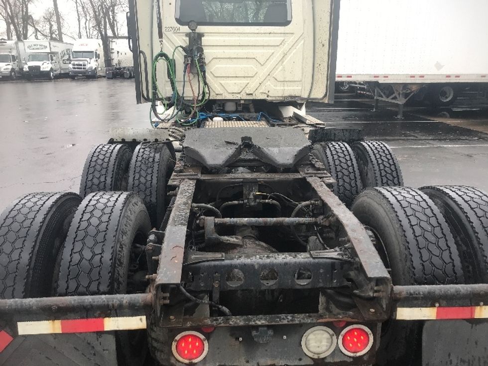 Day Cab Tractor-Heavy Duty Tractors-International-2019-RH613-Akron-OH-334,110\n\t\tmiles-$ 32,000 - Image 6