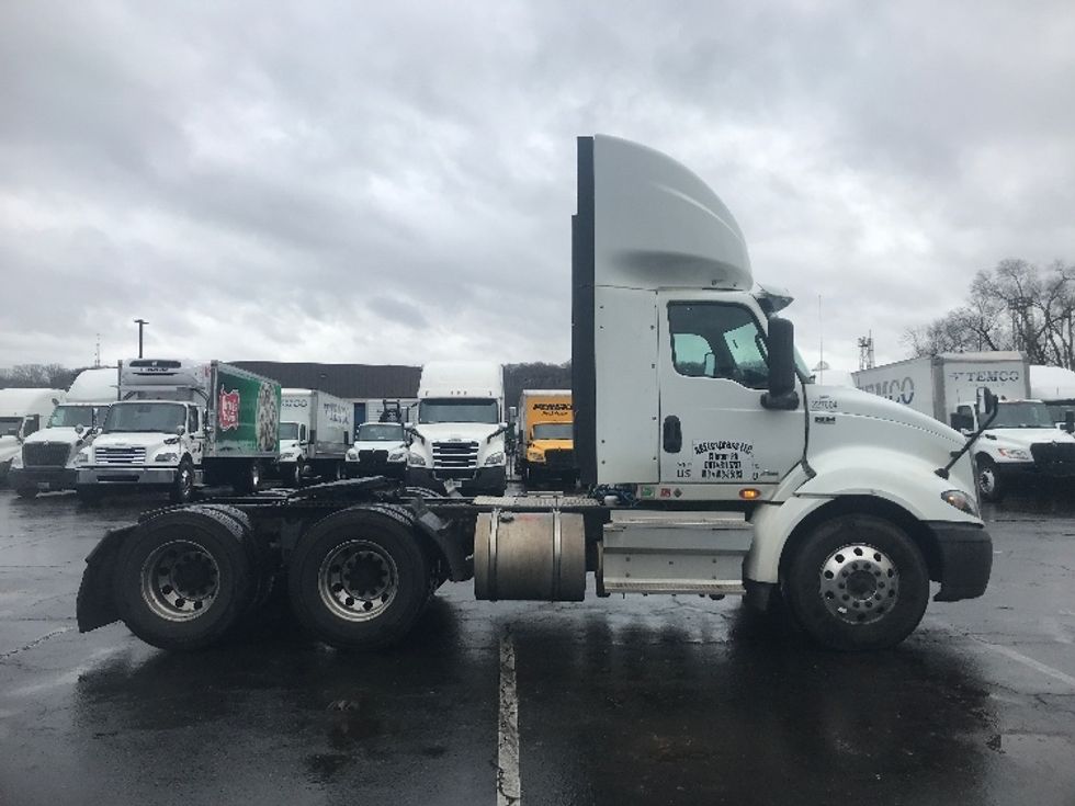 Day Cab Tractor-Heavy Duty Tractors-International-2019-RH613-Akron-OH-334,110\n\t\tmiles-$ 32,000 - Image 8