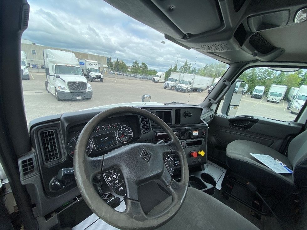 Day Cab Tractor-Heavy Duty Tractors-International-2019-RH613-Brampton-ON-461,786\n\t\tkm-$ 29,000 - Image 10