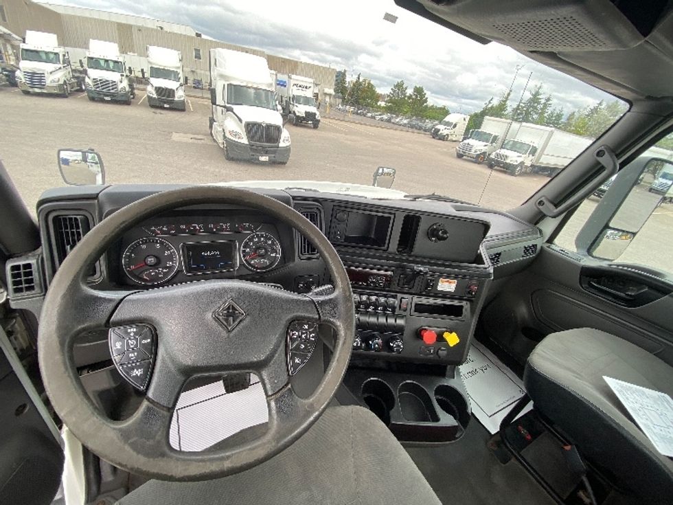 Day Cab Tractor-Heavy Duty Tractors-International-2019-RH613-Brampton-ON-461,786\n\t\tkm-$ 29,000 - Image 11