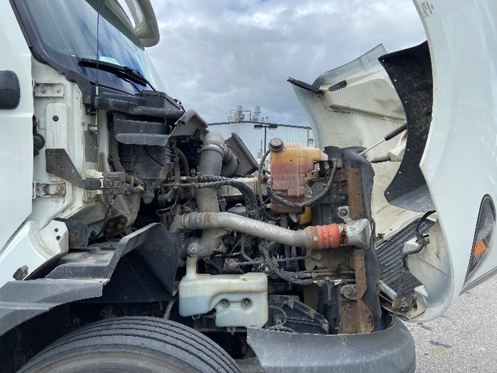 Day Cab Tractor-Heavy Duty Tractors-International-2019-RH613-Brampton-ON-461,786\n\t\tkm-$ 29,000 - Image 15