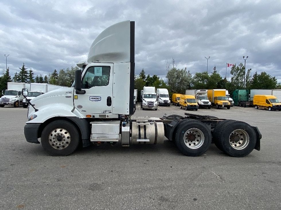 Day Cab Tractor-Heavy Duty Tractors-International-2019-RH613-Brampton-ON-461,786\n\t\tkm-$ 29,000 - Image 4