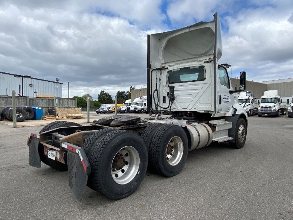 Day Cab Tractor-Heavy Duty Tractors-International-2019-RH613-Brampton-ON-461,786\n\t\tkm-$ 29,000 - Image 7