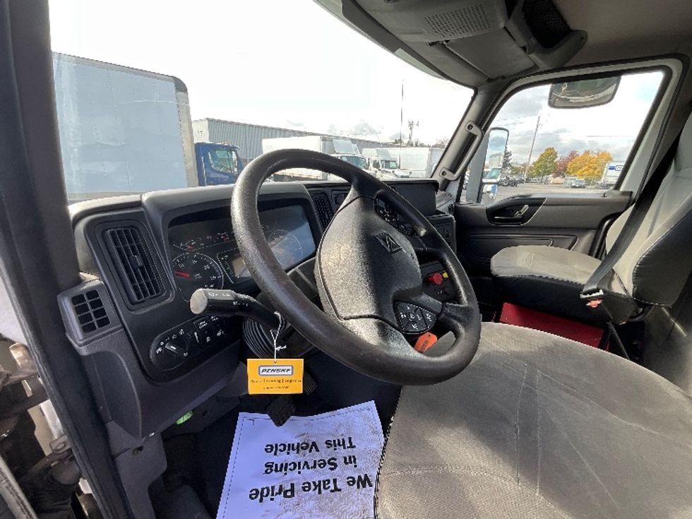 Day Cab Tractor-Heavy Duty Tractors-International-2019-RH613-Burlington-ON-270,014\n\t\tkm-$ 33,500 - Image 10