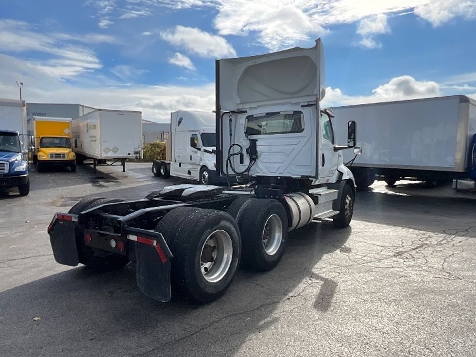 Day Cab Tractor-Heavy Duty Tractors-International-2019-RH613-Burlington-ON-270,014\n\t\tkm-$ 33,500 - Image 7