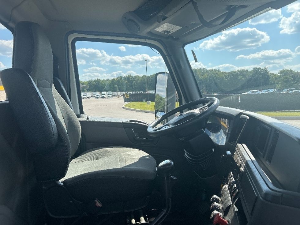 Day Cab Tractor-Heavy Duty Tractors-International-2019-RH613-Byron Center-MI-139,561\n\t\tmiles-$ 16,500 - Image 14