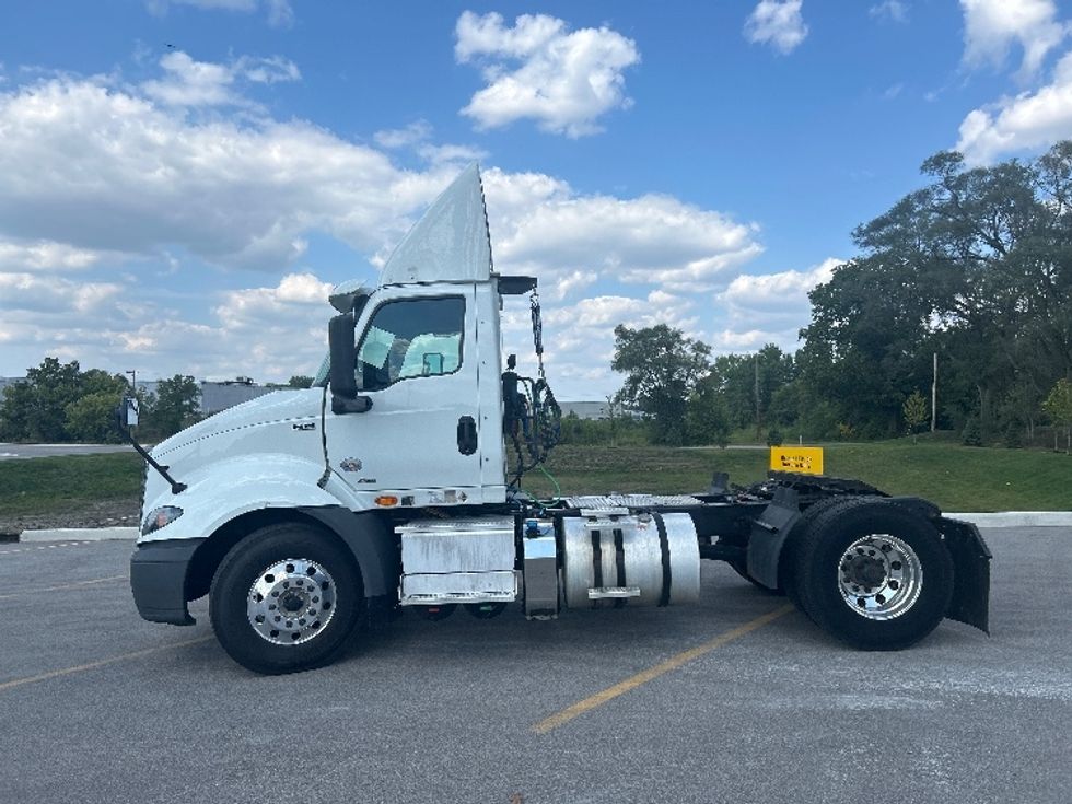 Day Cab Tractor-Heavy Duty Tractors-International-2019-RH613-Byron Center-MI-139,561\n\t\tmiles-$ 16,500 - Image 4