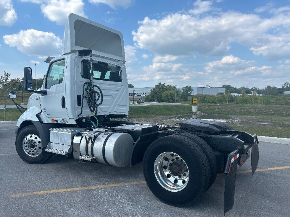 Day Cab Tractor-Heavy Duty Tractors-International-2019-RH613-Byron Center-MI-139,561\n\t\tmiles-$ 16,500 - Image 5