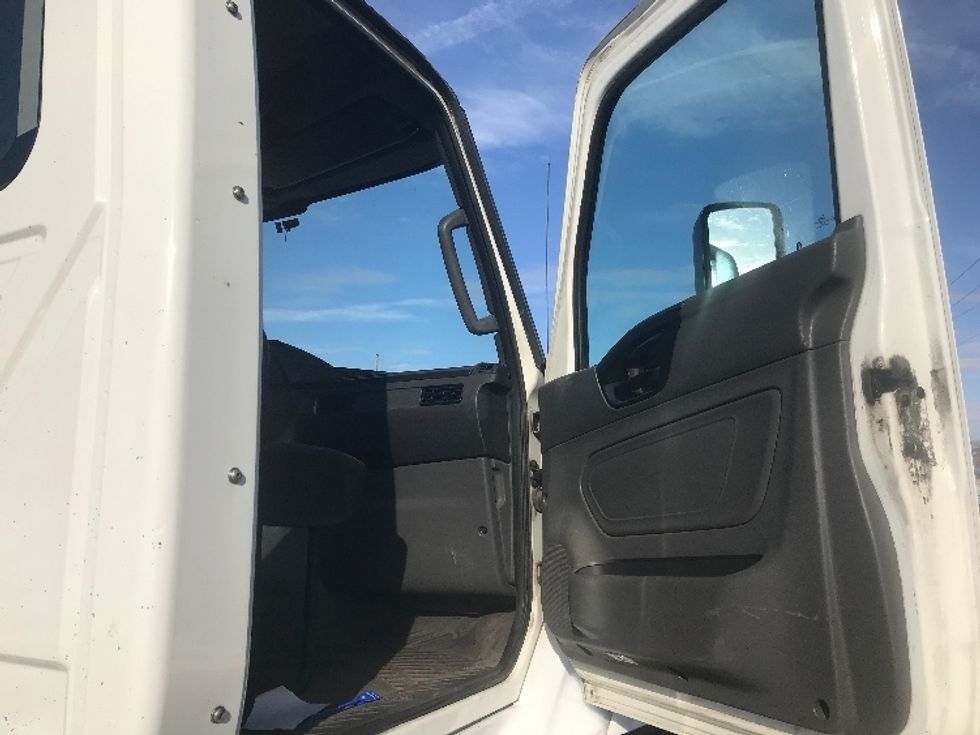 Day Cab Tractor-Heavy Duty Tractors-International-2019-RH613-Cleona-PA-315,823\n\t\tmiles-$ 23,000 - Image 12