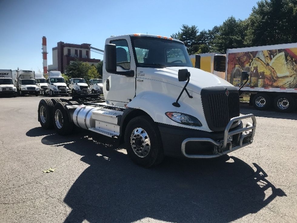 Day Cab Tractor-Heavy Duty Tractors-International-2019-RH613-Cumberland-MD-303,224\n\t\tmiles-$ 24,500 - Image 1
