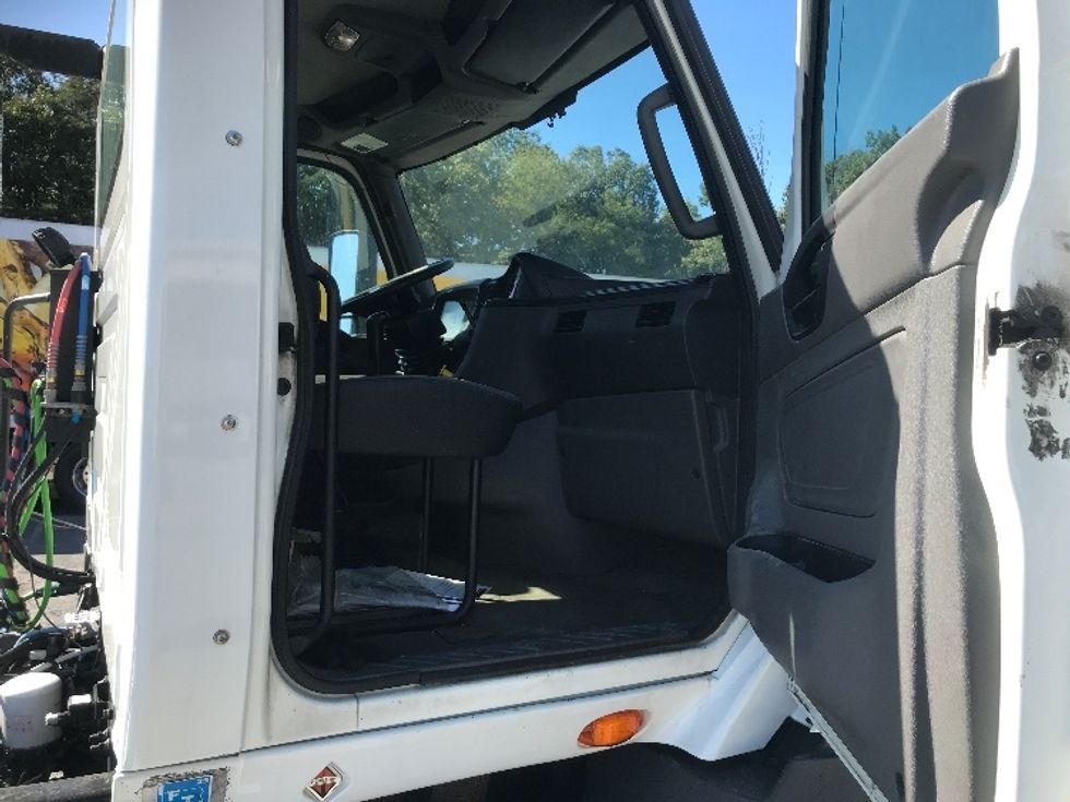 Day Cab Tractor-Heavy Duty Tractors-International-2019-RH613-Cumberland-MD-303,224\n\t\tmiles-$ 24,500 - Image 12