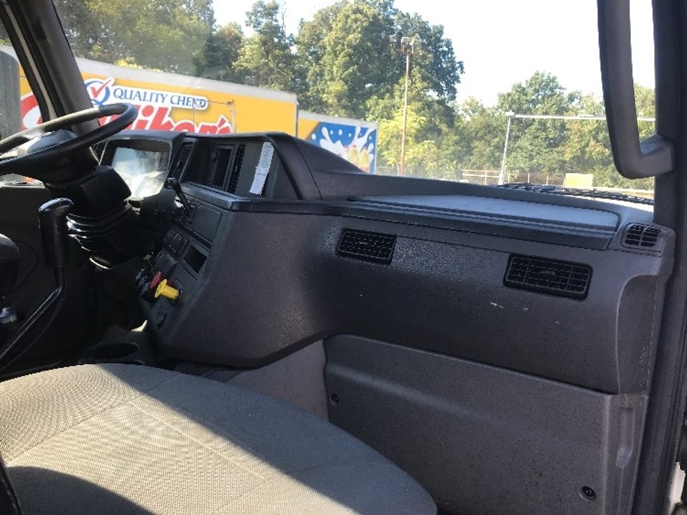 Day Cab Tractor-Heavy Duty Tractors-International-2019-RH613-Cumberland-MD-303,224\n\t\tmiles-$ 24,500 - Image 13
