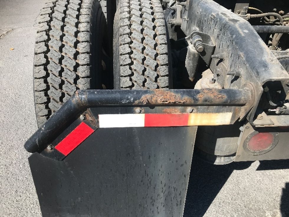 Day Cab Tractor-Heavy Duty Tractors-International-2019-RH613-Cumberland-MD-303,224\n\t\tmiles-$ 24,500 - Image 19