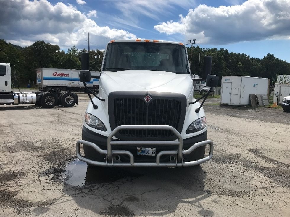 Day Cab Tractor-Heavy Duty Tractors-International-2019-RH613-Cumberland-MD-303,567\n\t\tmiles-$ 24,500 - Image 2