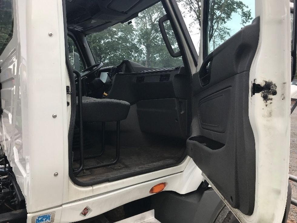 Day Cab Tractor-Heavy Duty Tractors-International-2019-RH613-Cumberland-MD-317,132\n\t\tmiles-$ 24,500 - Image 12