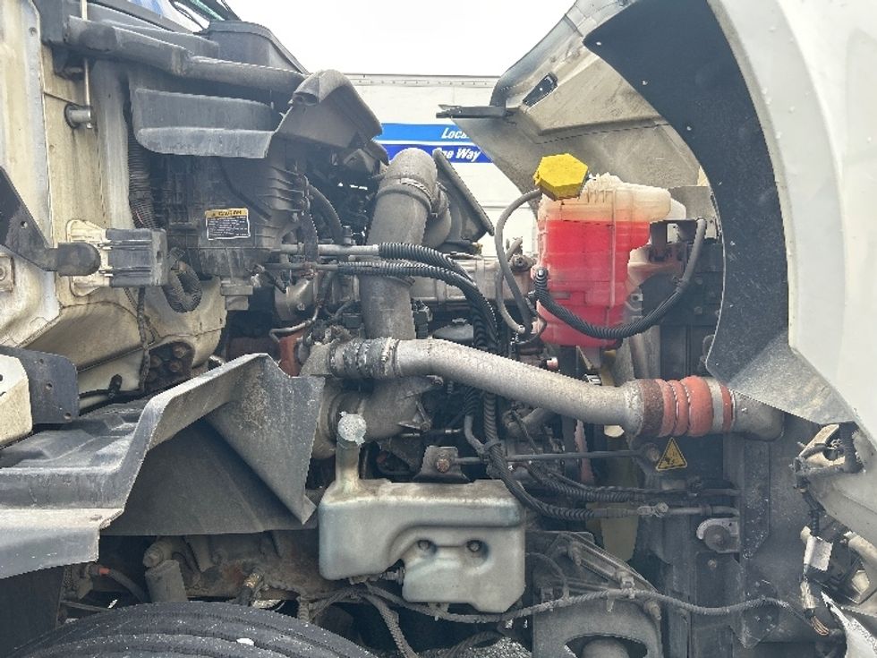 Day Cab Tractor-Heavy Duty Tractors-International-2019-RH613-Cumberland-MD-317,132\n\t\tmiles-$ 24,500 - Image 15