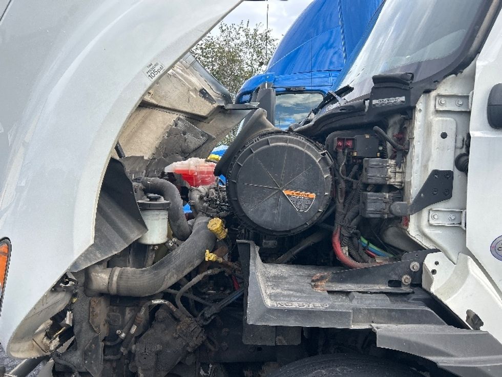 Day Cab Tractor-Heavy Duty Tractors-International-2019-RH613-Cumberland-MD-317,132\n\t\tmiles-$ 24,500 - Image 16