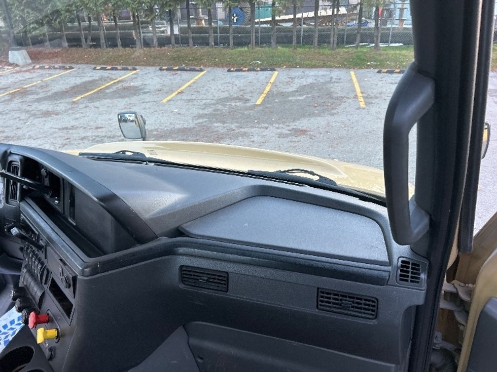 Day Cab Tractor-Heavy Duty Tractors-International-2019-RH613-Delta-BC-318,454\n\t\tkm-$ 28,500 - Image 13