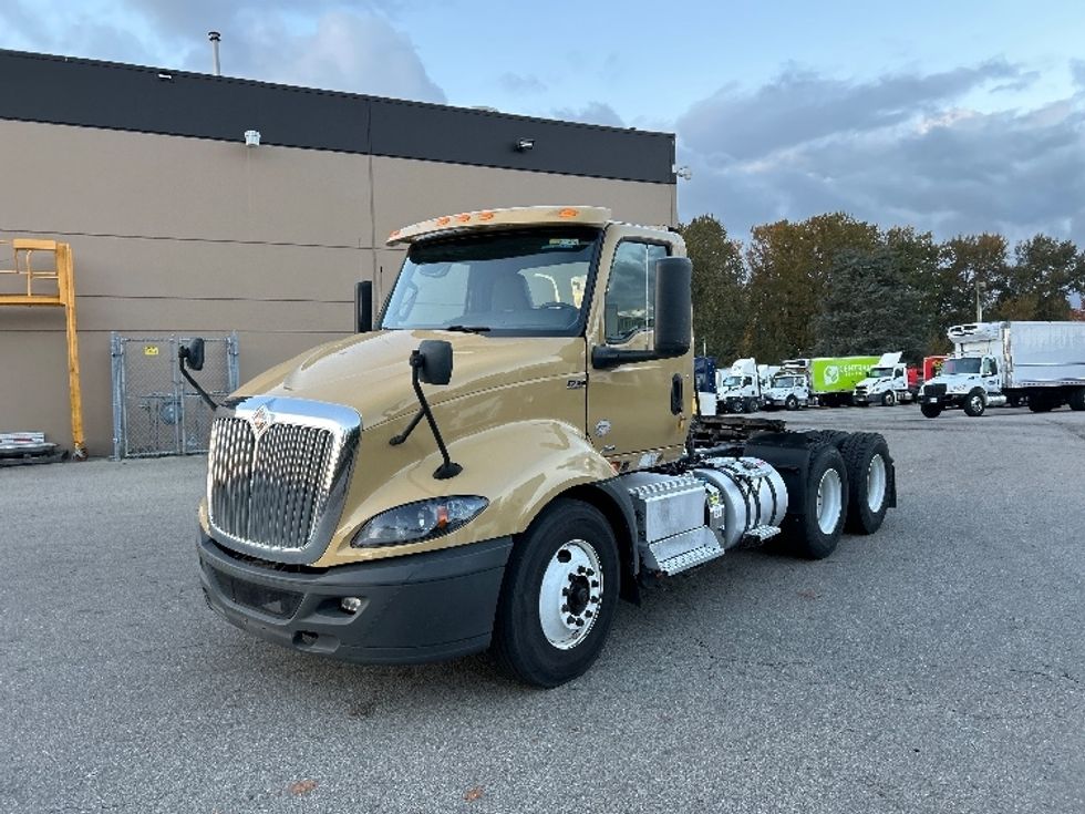 Day Cab Tractor-Heavy Duty Tractors-International-2019-RH613-Delta-BC-318,454\n\t\tkm-$ 28,500 - Image 3