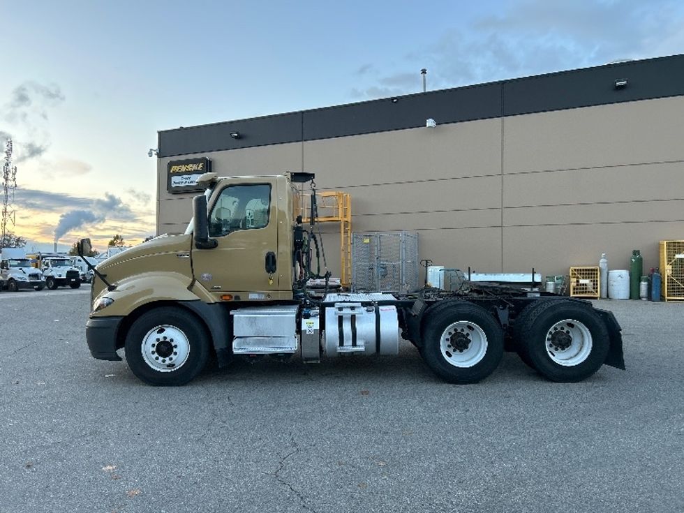 Day Cab Tractor-Heavy Duty Tractors-International-2019-RH613-Delta-BC-318,454\n\t\tkm-$ 28,500 - Image 4