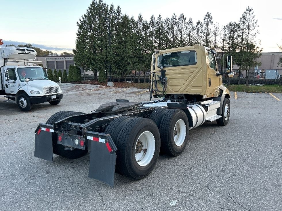 Day Cab Tractor-Heavy Duty Tractors-International-2019-RH613-Delta-BC-318,454\n\t\tkm-$ 28,500 - Image 7