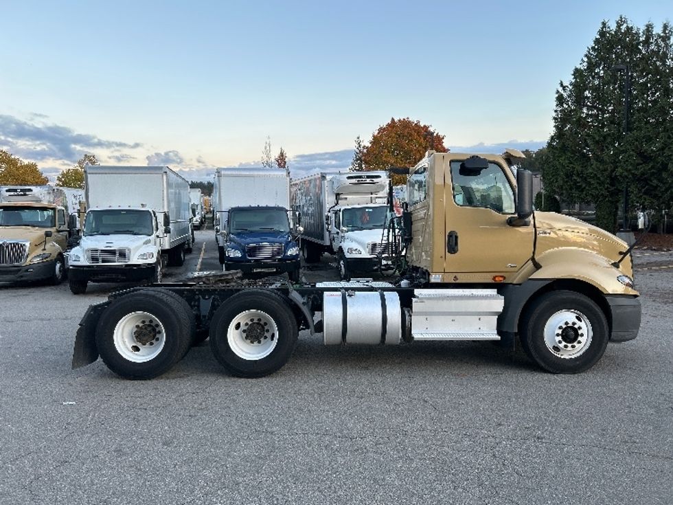 Day Cab Tractor-Heavy Duty Tractors-International-2019-RH613-Delta-BC-318,454\n\t\tkm-$ 28,500 - Image 8