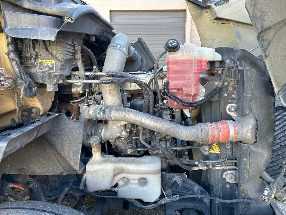 Day Cab Tractor-Heavy Duty Tractors-International-2019-RH613-Delta-BC-348,799\n\t\tkm-$ 28,500 - Image 15