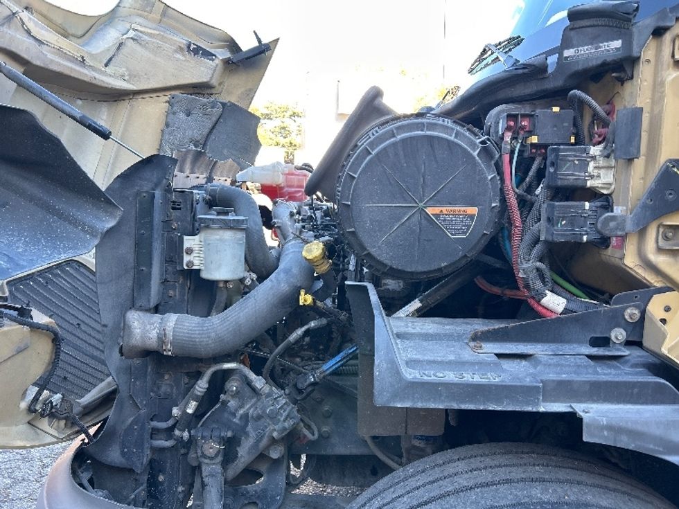 Day Cab Tractor-Heavy Duty Tractors-International-2019-RH613-Delta-BC-348,799\n\t\tkm-$ 28,500 - Image 16