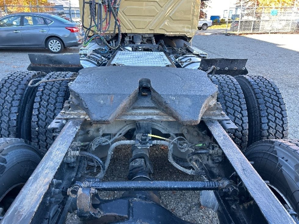 Day Cab Tractor-Heavy Duty Tractors-International-2019-RH613-Delta-BC-348,799\n\t\tkm-$ 28,500 - Image 6