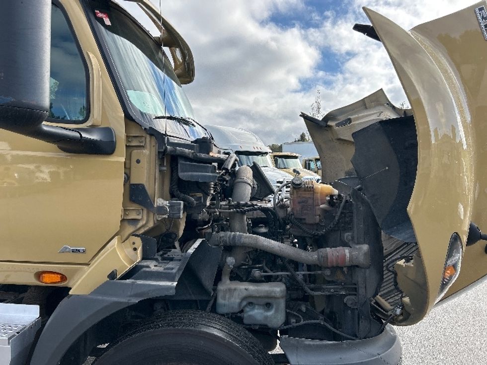 Day Cab Tractor-Heavy Duty Tractors-International-2019-RH613-Delta-BC-352,399\n\t\tkm-$ 28,500 - Image 15