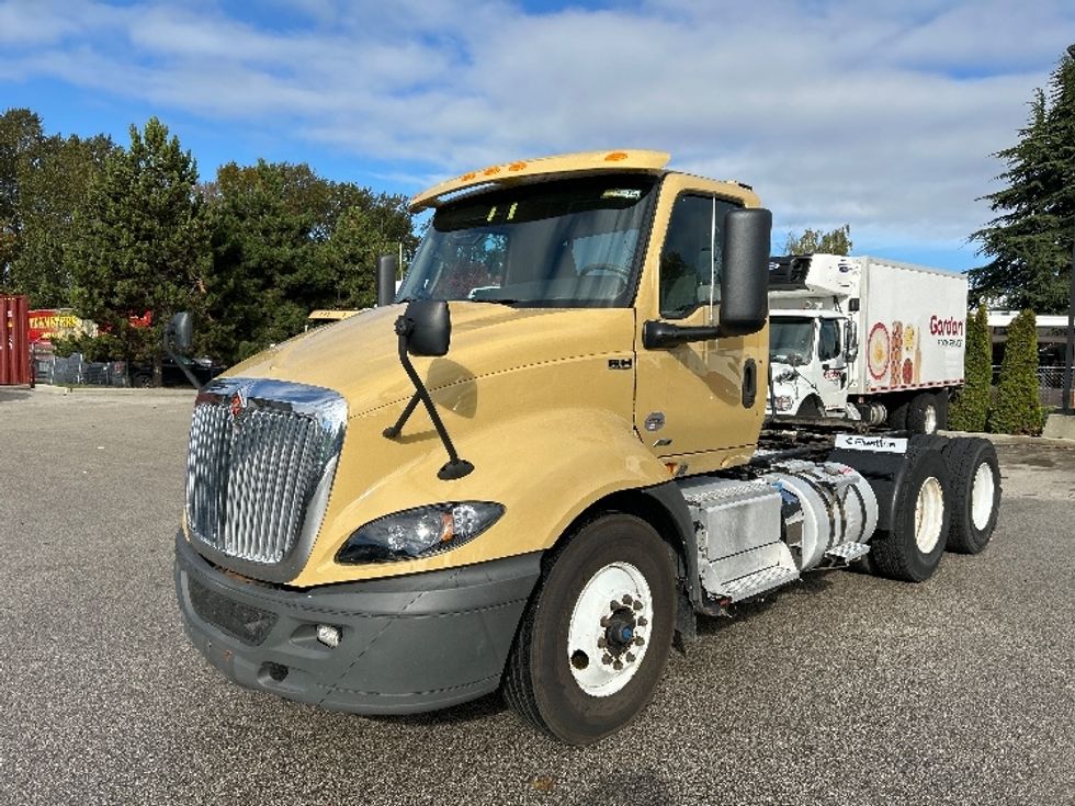 Day Cab Tractor-Heavy Duty Tractors-International-2019-RH613-Delta-BC-352,399\n\t\tkm-$ 28,500 - Image 3