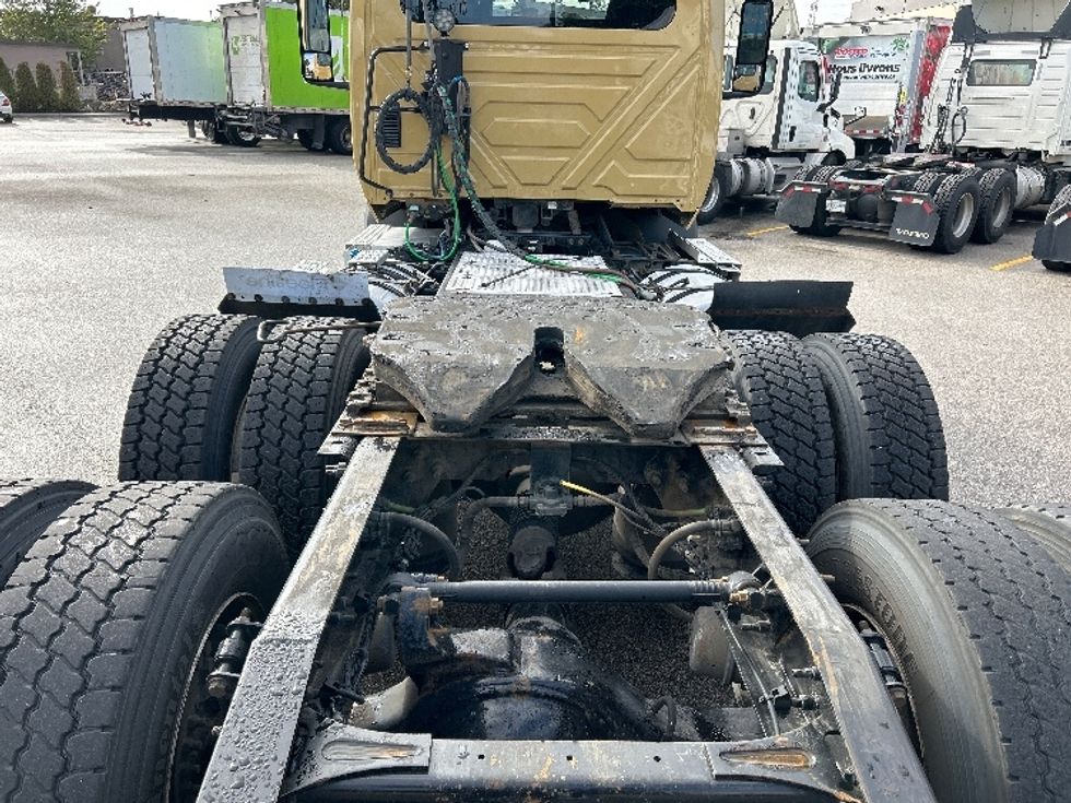 Day Cab Tractor-Heavy Duty Tractors-International-2019-RH613-Delta-BC-352,399\n\t\tkm-$ 28,500 - Image 6