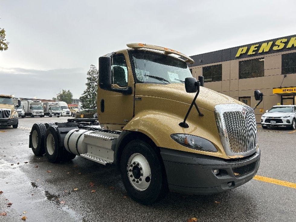 Day Cab Tractor-Heavy Duty Tractors-International-2019-RH613-Delta-BC-396,162\n\t\tkm-$ 28,500 - Image 1