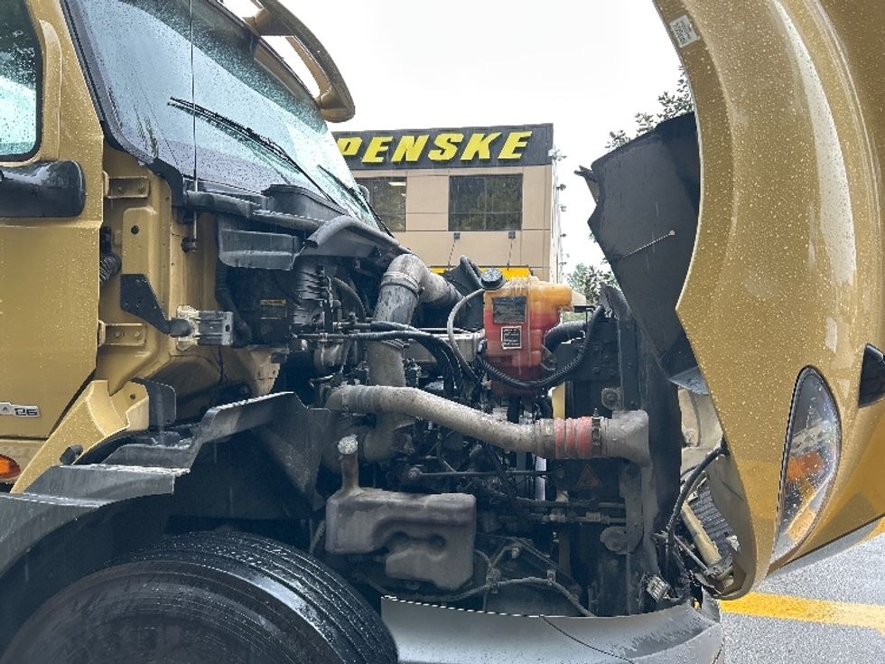 Day Cab Tractor-Heavy Duty Tractors-International-2019-RH613-Delta-BC-396,162\n\t\tkm-$ 28,500 - Image 15