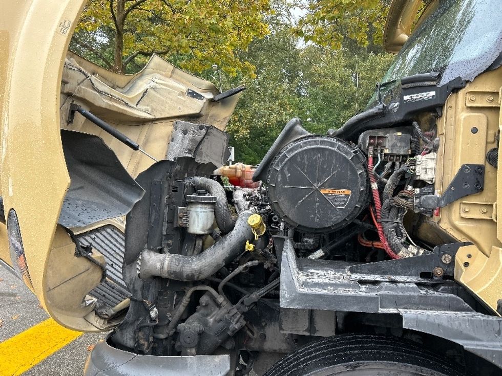 Day Cab Tractor-Heavy Duty Tractors-International-2019-RH613-Delta-BC-396,162\n\t\tkm-$ 28,500 - Image 16