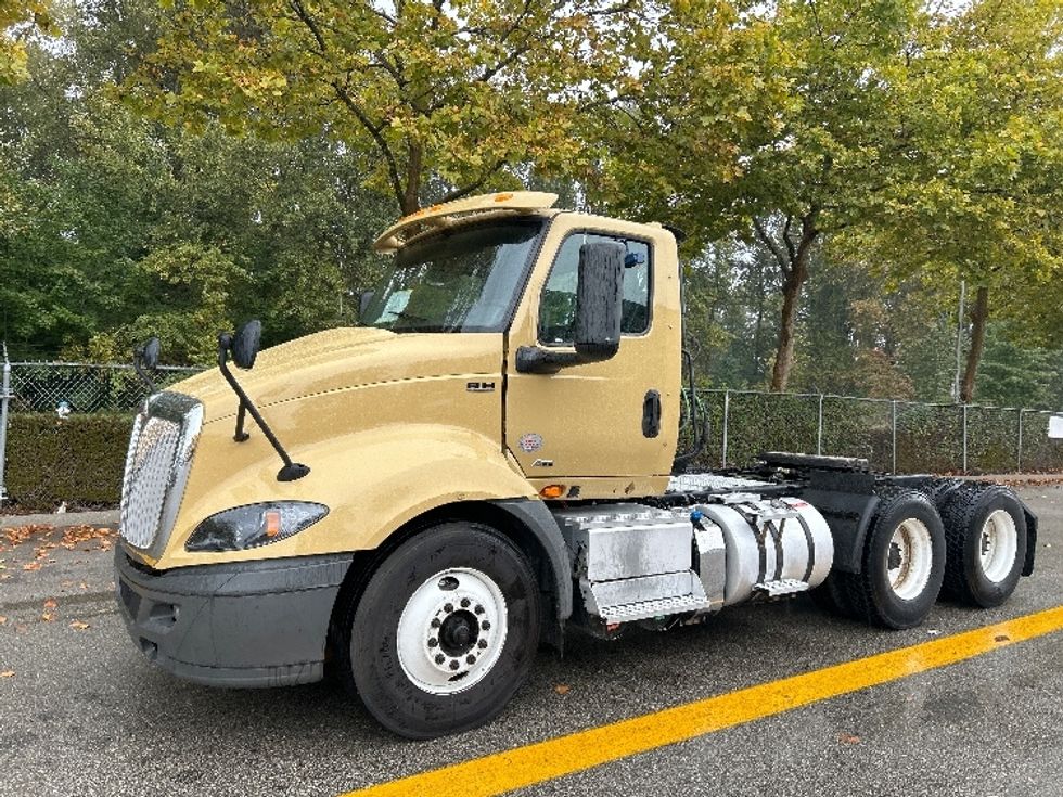 Day Cab Tractor-Heavy Duty Tractors-International-2019-RH613-Delta-BC-396,162\n\t\tkm-$ 28,500 - Image 3