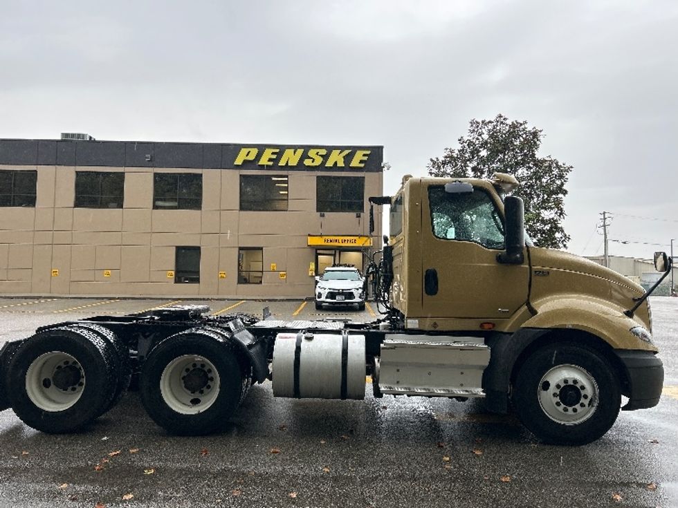 Day Cab Tractor-Heavy Duty Tractors-International-2019-RH613-Delta-BC-396,162\n\t\tkm-$ 28,500 - Image 8