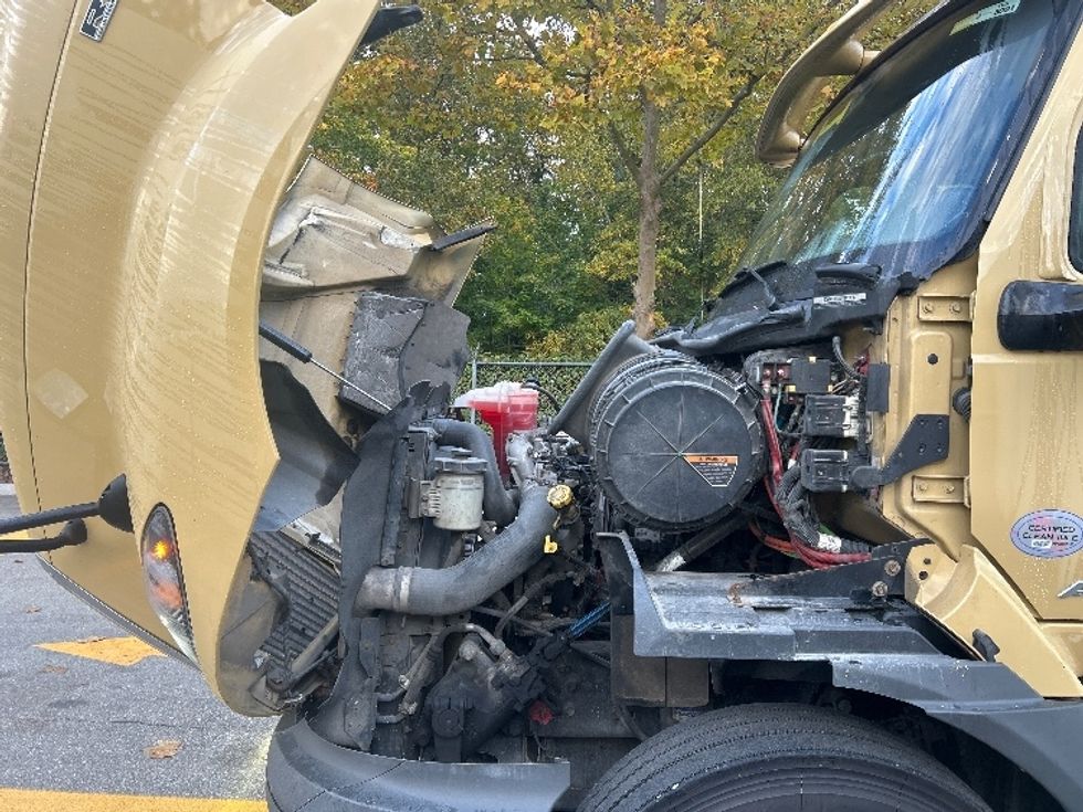 Day Cab Tractor-Heavy Duty Tractors-International-2019-RH613-Delta-BC-405,962\n\t\tkm-$ 28,500 - Image 16