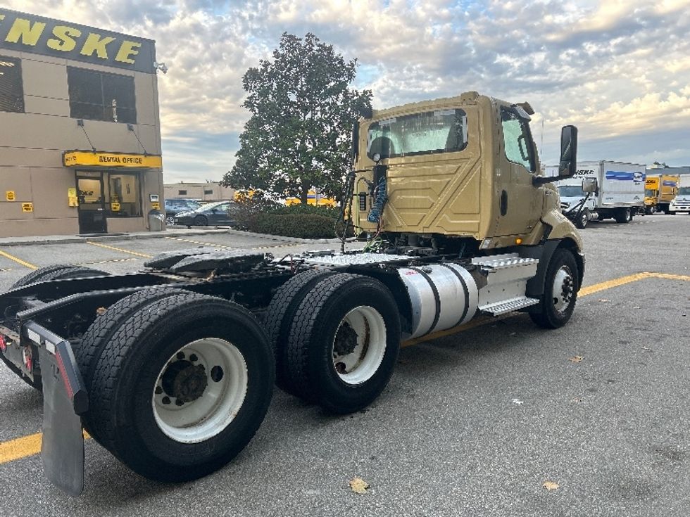 Day Cab Tractor-Heavy Duty Tractors-International-2019-RH613-Delta-BC-405,970\n\t\tkm-$ 23,250 - Image 7