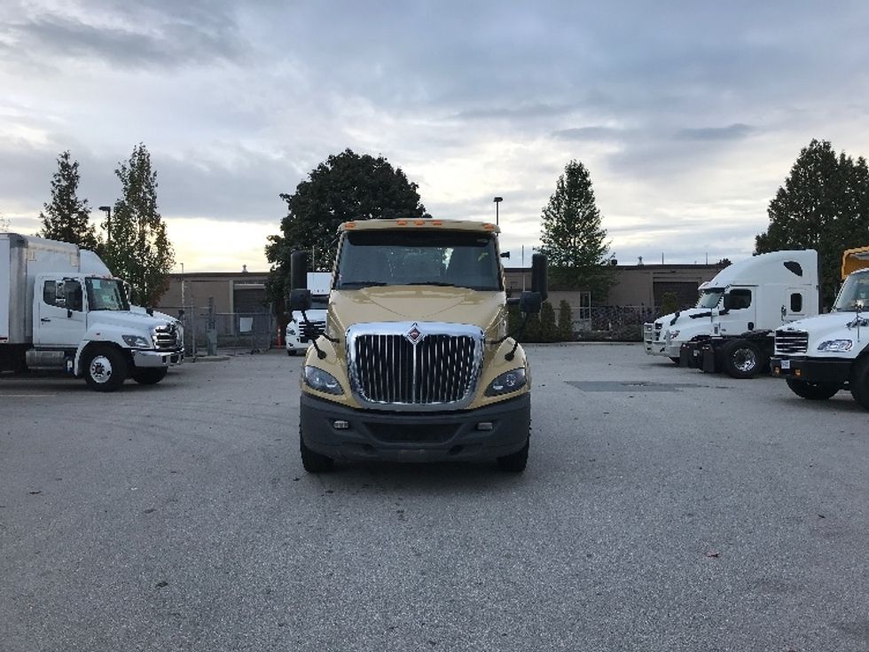 Day Cab Tractor-Heavy Duty Tractors-International-2019-RH613-Delta-BC-449,814\n\t\tkm-$ 28,500 - Image 2