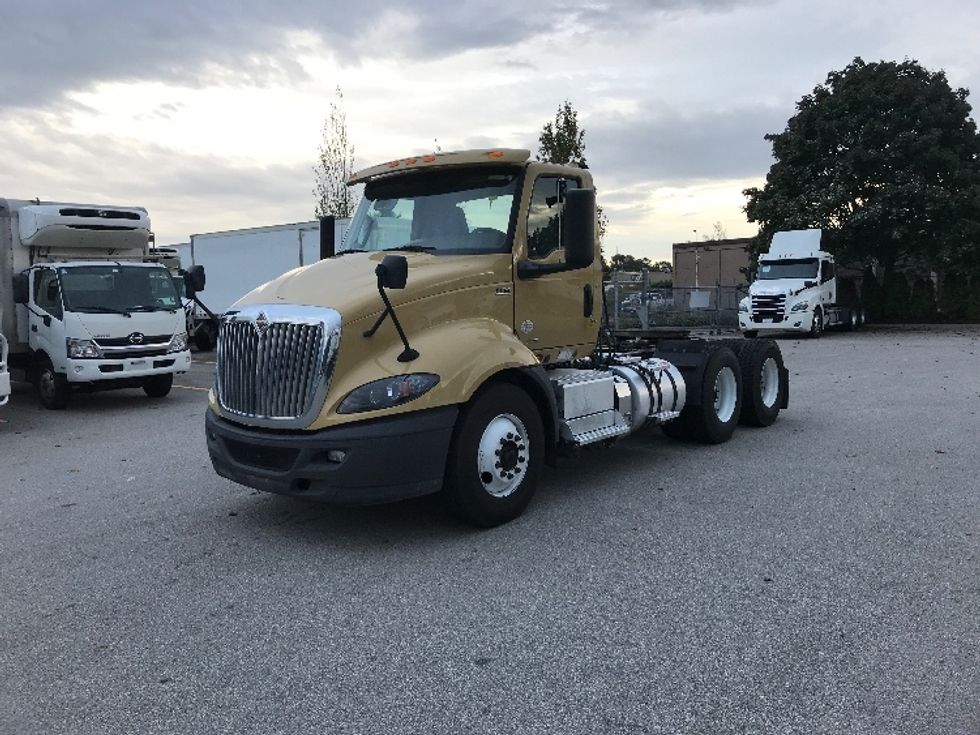 Day Cab Tractor-Heavy Duty Tractors-International-2019-RH613-Delta-BC-449,814\n\t\tkm-$ 28,500 - Image 3