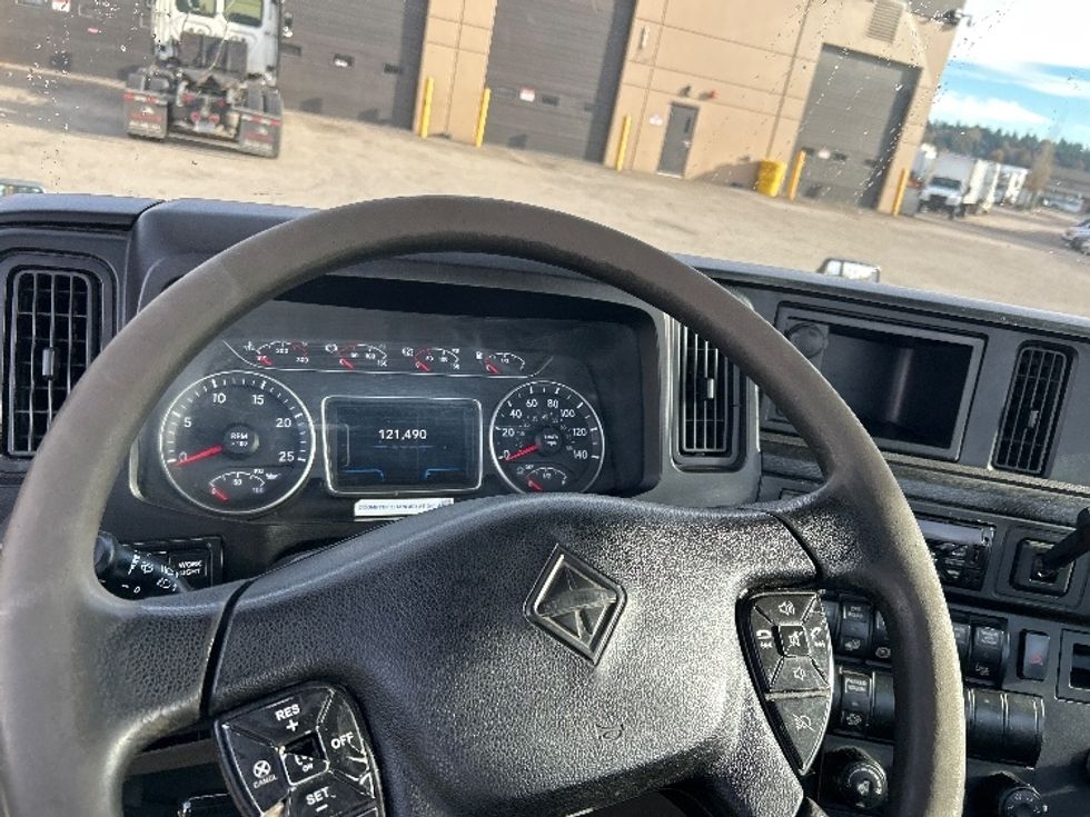 Day Cab Tractor-Heavy Duty Tractors-International-2019-RH613-Delta-BC-462,936\n\t\tkm-$ 28,500 - Image 11