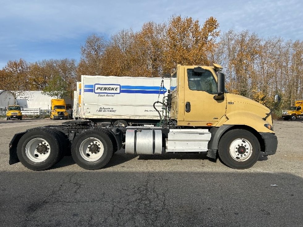 Day Cab Tractor-Heavy Duty Tractors-International-2019-RH613-Delta-BC-462,936\n\t\tkm-$ 28,500 - Image 8