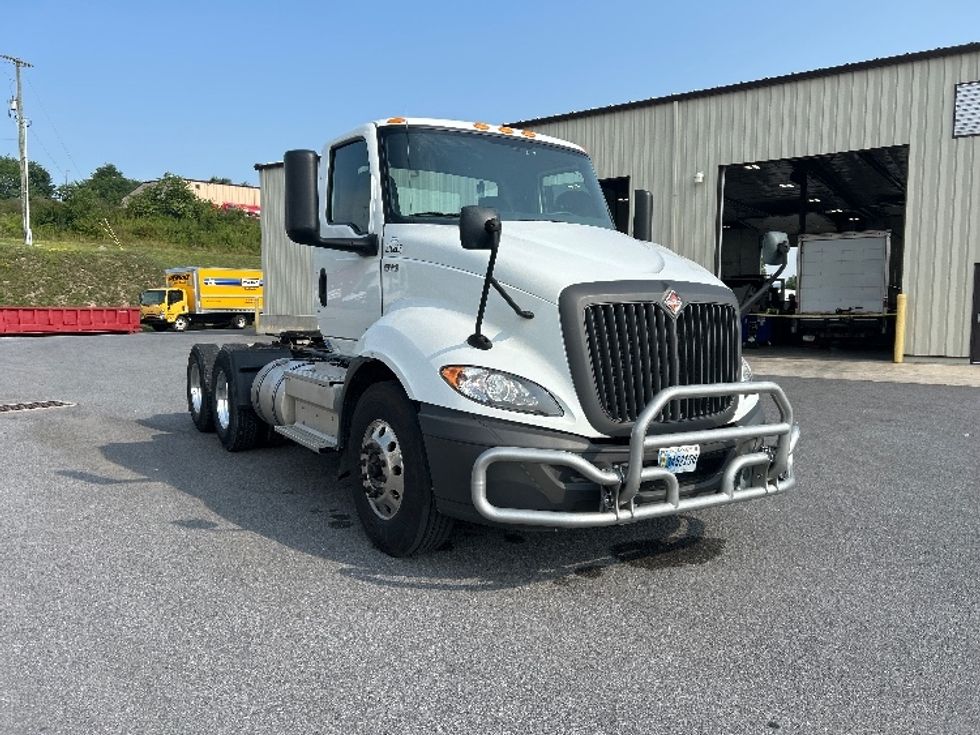Day Cab Tractor-Heavy Duty Tractors-International-2019-RH613-Duncansville-PA-316,395\n\t\tmiles-$ 26,000 - Image 1