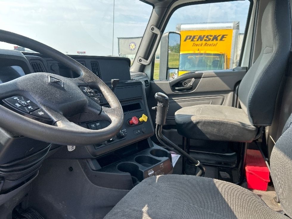 Day Cab Tractor-Heavy Duty Tractors-International-2019-RH613-Duncansville-PA-316,395\n\t\tmiles-$ 26,000 - Image 10