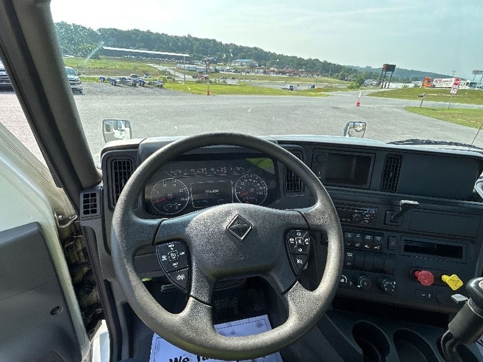 Day Cab Tractor-Heavy Duty Tractors-International-2019-RH613-Duncansville-PA-316,395\n\t\tmiles-$ 26,000 - Image 11