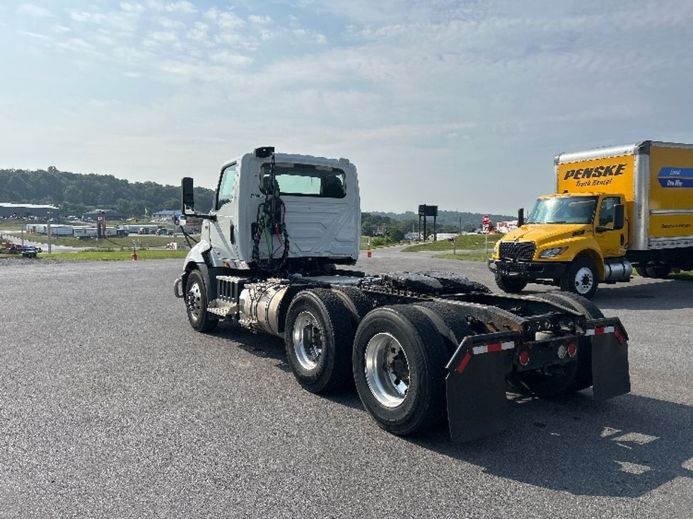 Day Cab Tractor-Heavy Duty Tractors-International-2019-RH613-Duncansville-PA-316,395\n\t\tmiles-$ 26,000 - Image 5