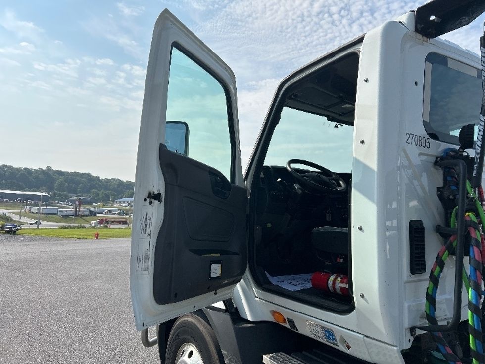 Day Cab Tractor-Heavy Duty Tractors-International-2019-RH613-Duncansville-PA-316,395\n\t\tmiles-$ 26,000 - Image 9